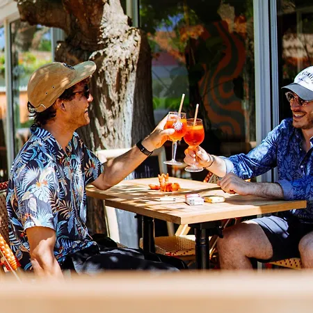 Au Bon Landais Surf Guinguette * ビスカロッス・プラージュ