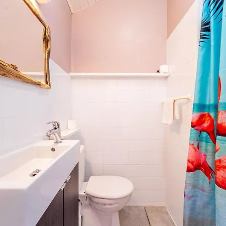 Au Bon Landais Surf Hotell *