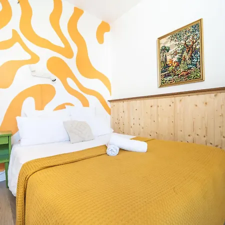 Au Bon Landais Surf Hotell